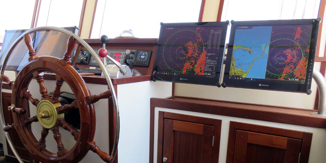 義大利 - SX 系列安全監控螢幕是漁船上的明星，在各個港口展現驚人實力