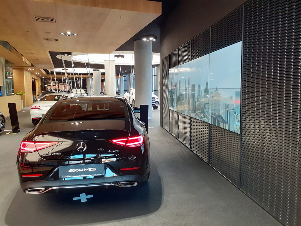 MERCEDES BENZ showroom with AG Neovo video wall displays_01