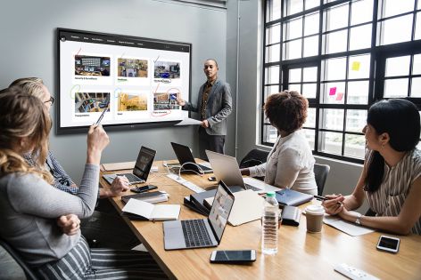 Meetboard IFP-series interactive flat panel display in the meeting rom