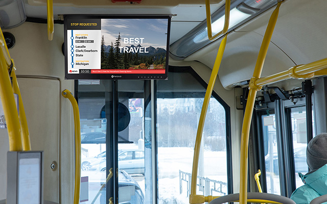 AG Neovo 旅客資訊系統液晶顯示器於公車車廂安裝情境